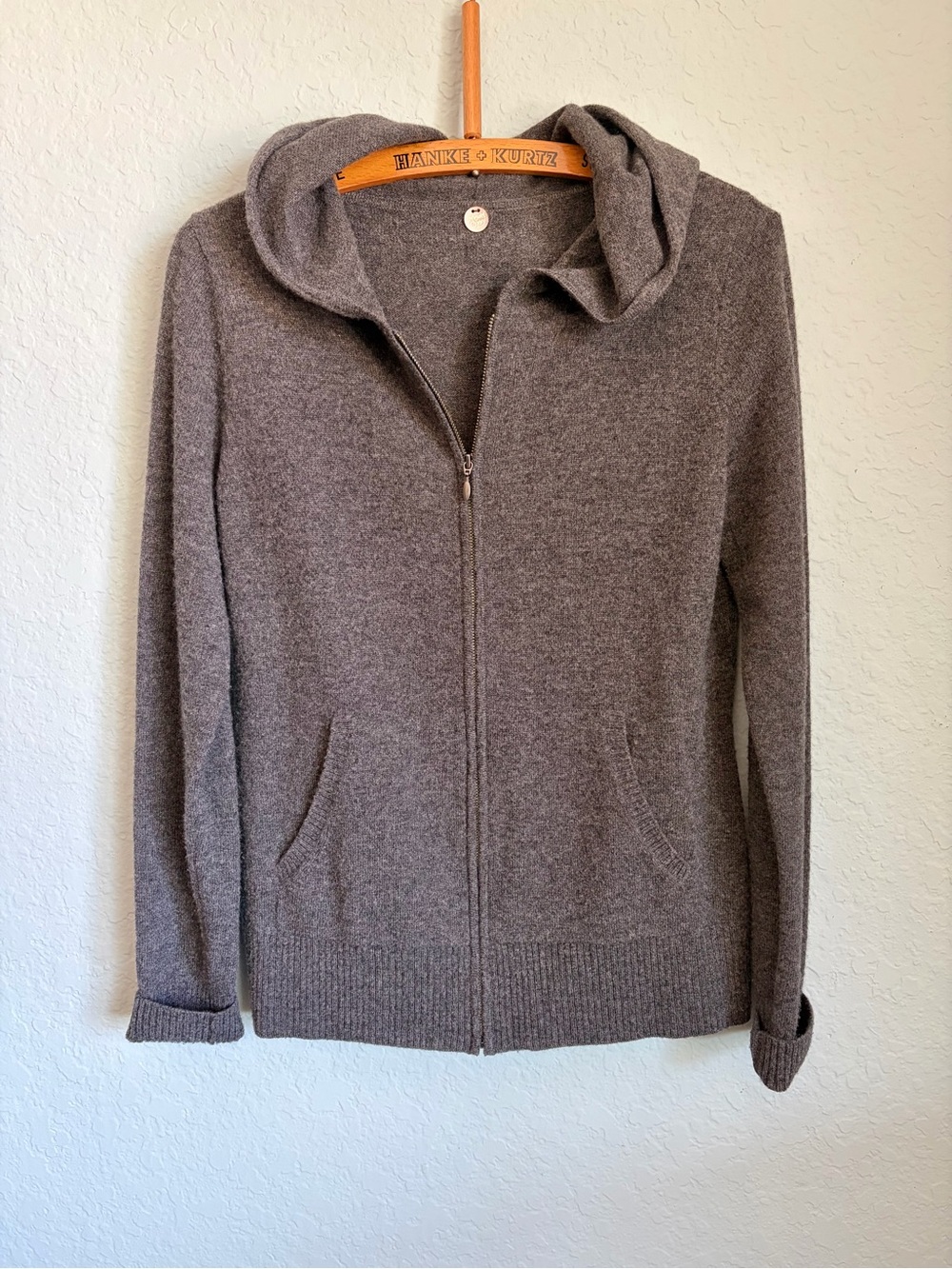 Margaret O’Leary Gray Zip-Up Hooded Women’s Cashmere Sweater